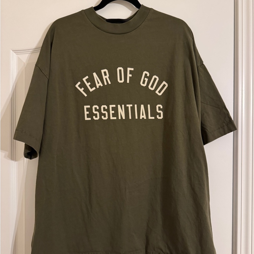 Fear of God Green Men's tshirt. Size medium. Lightly worn